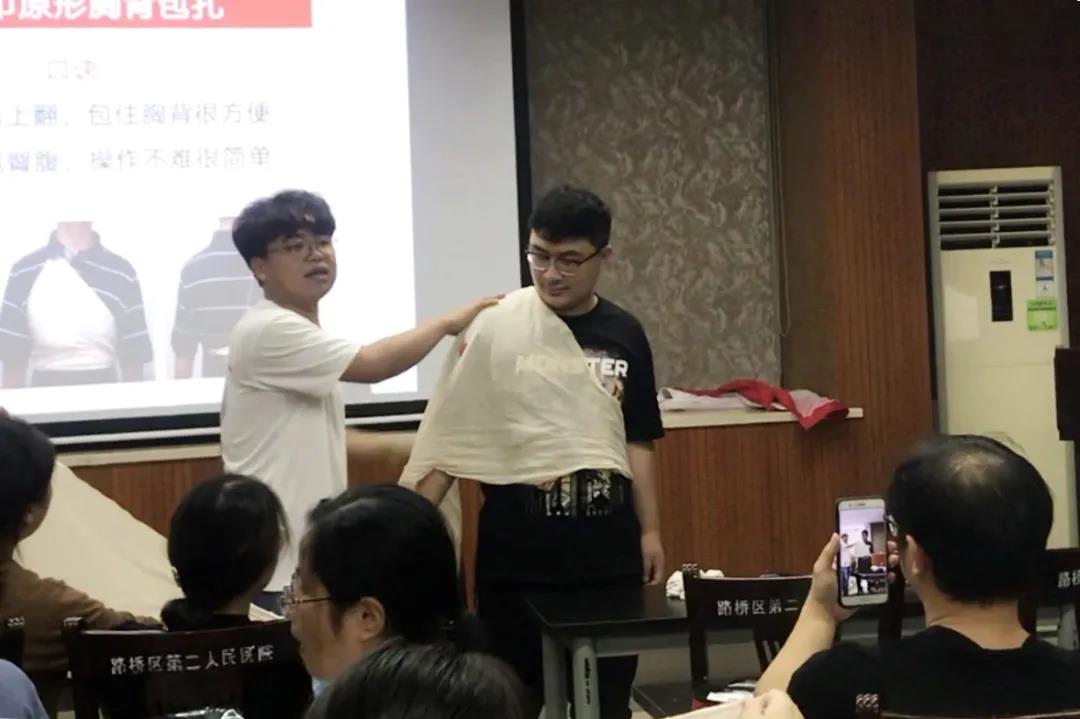 C:\Users\Administrator\Desktop\网站照片\9.25（2）.jpg